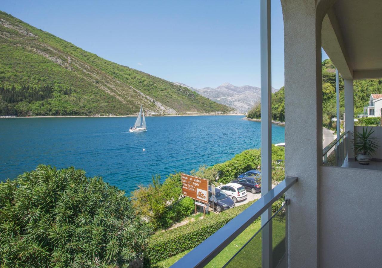 Apartments Maxhit Tivat Exterior photo