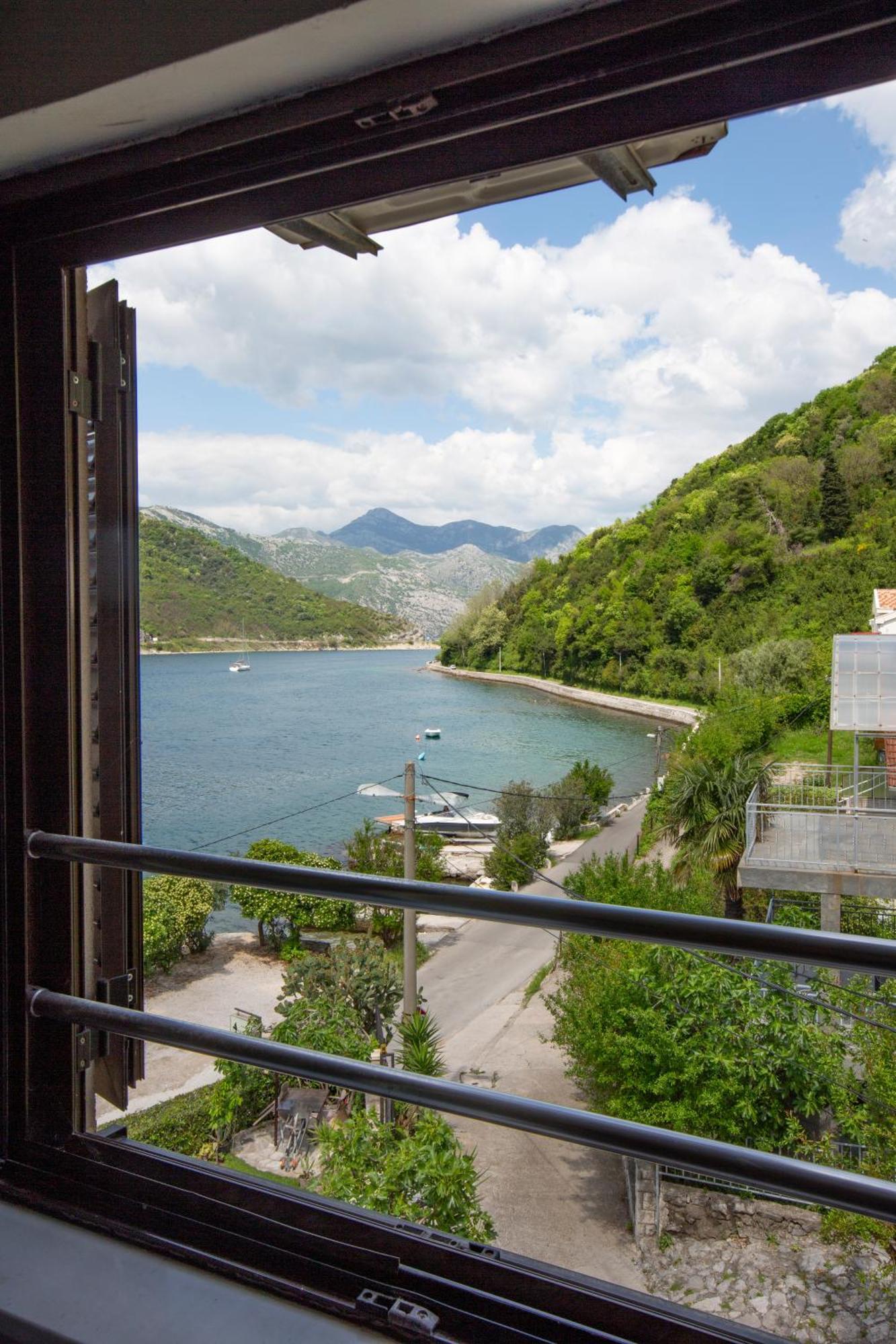 Apartments Maxhit Tivat Exterior photo