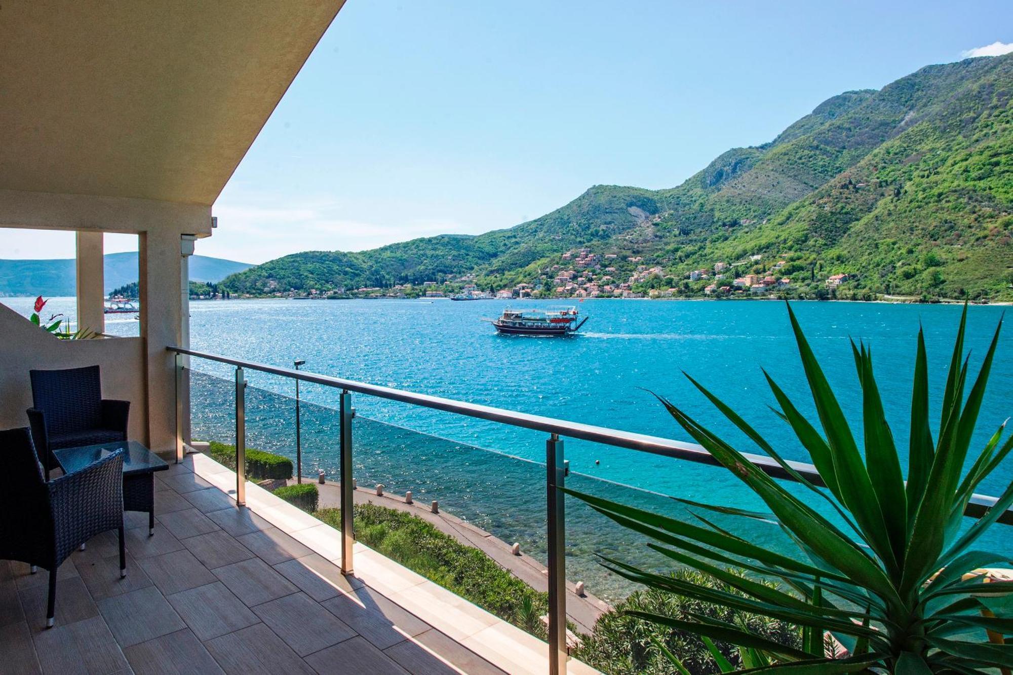 Apartments Maxhit Tivat Exterior photo