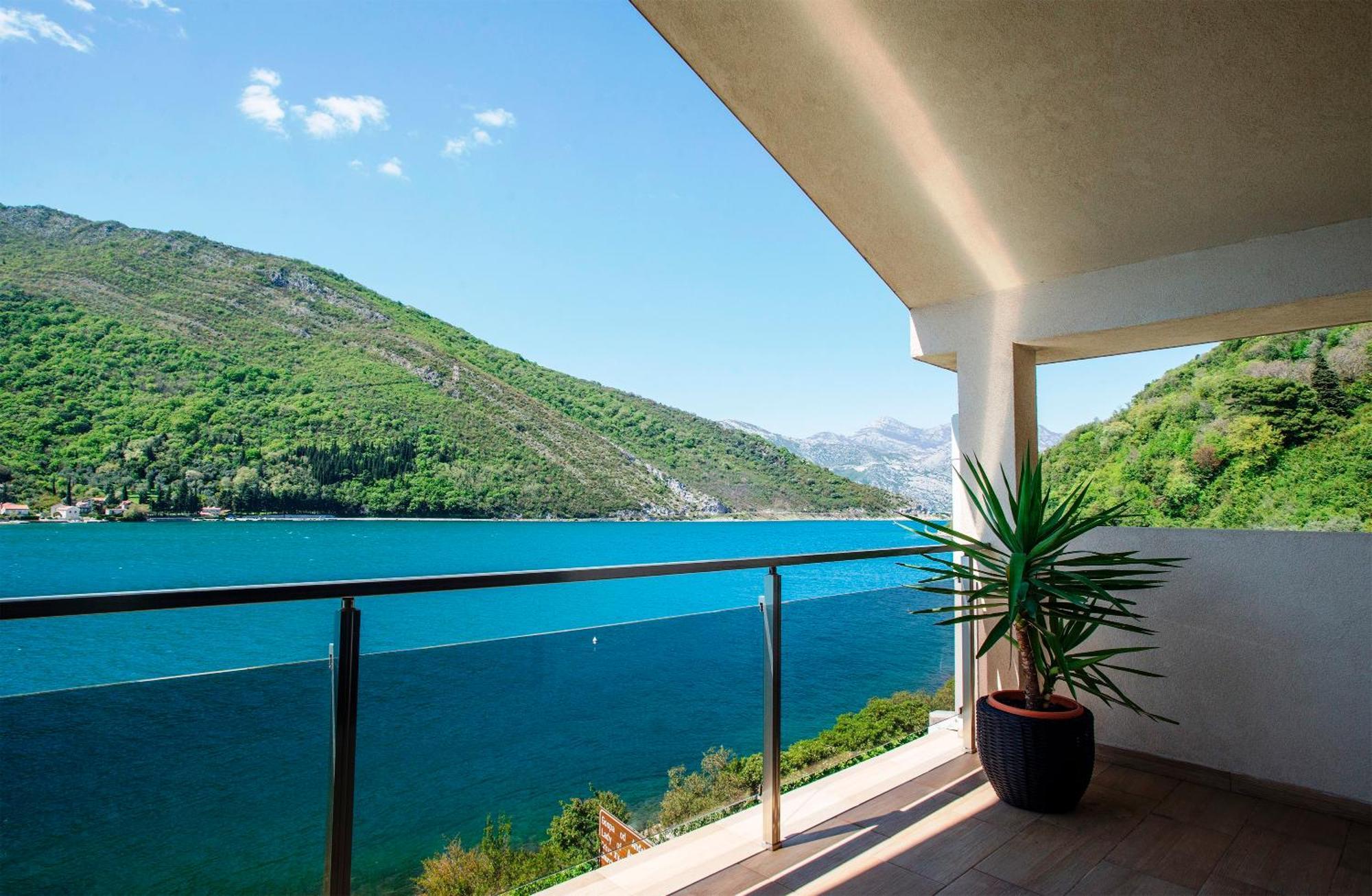 Apartments Maxhit Tivat Exterior photo